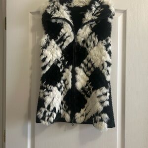 Dolce Cabo Black and White 100 % Rabbit Fur Vest
